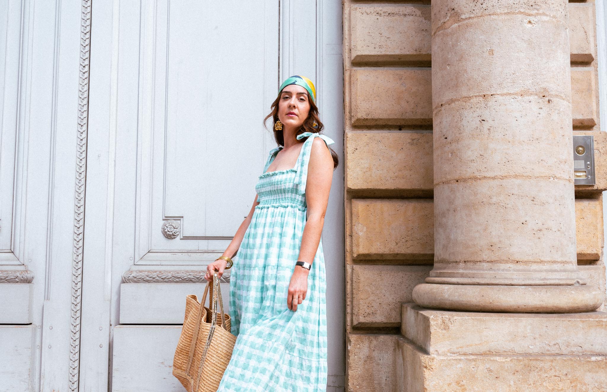 Très JOLIE ROBE à SMOCK COTON UNI 6 ans BRODE MAIN FLEURS