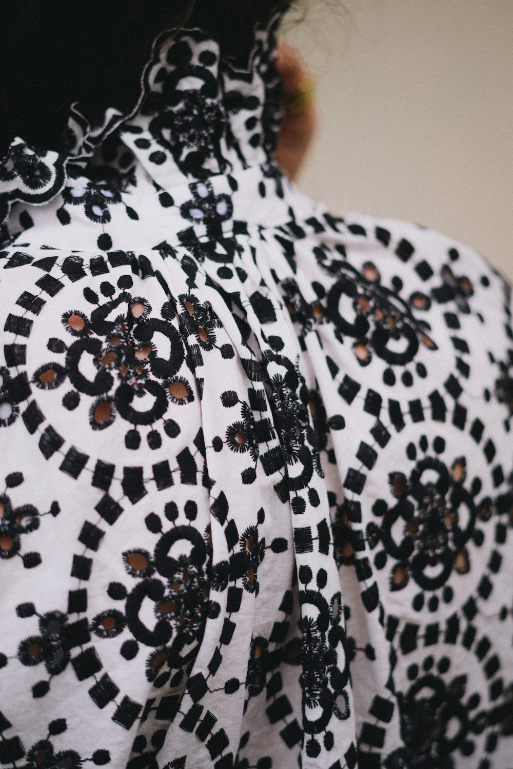 Coudre la blouse Anoushka version broderie anglaise