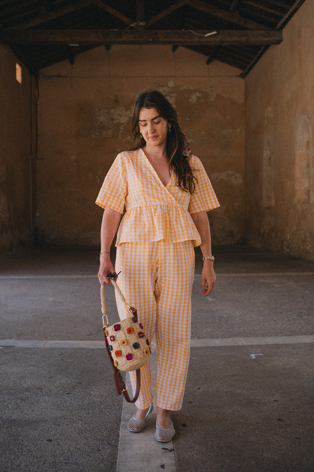Coudre un ensemble blouse et pantalon en vichy abricot