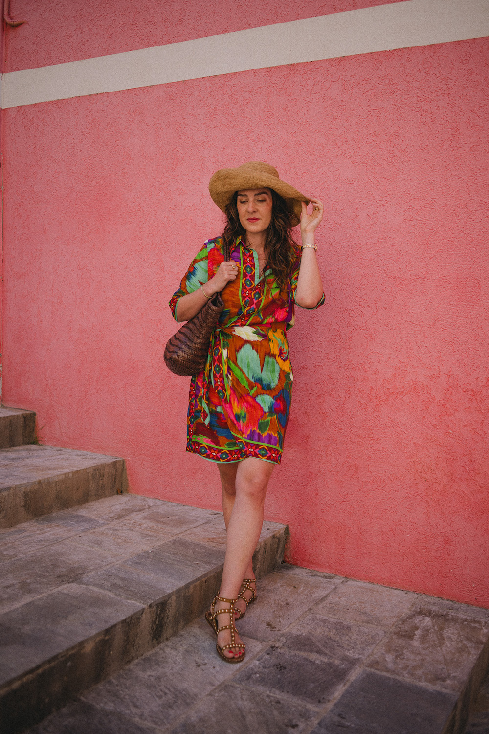 Coudre la Atlas Wrap Dress dans un tissu imprimé foulard