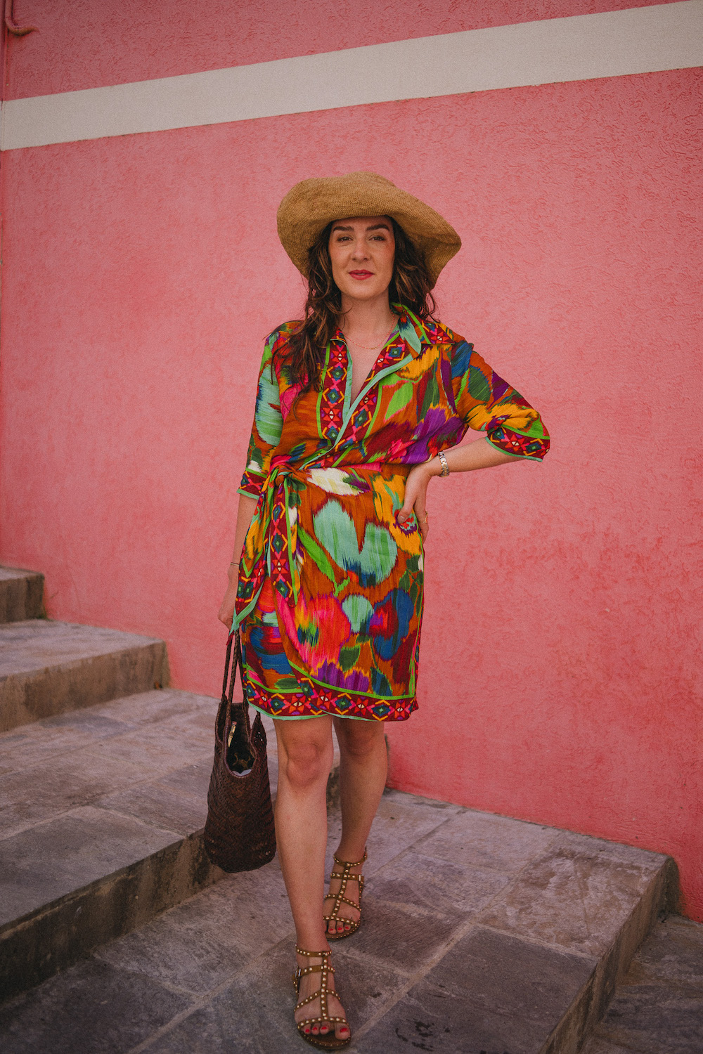 Coudre la Atlas Wrap Dress dans un tissu imprimé foulard
