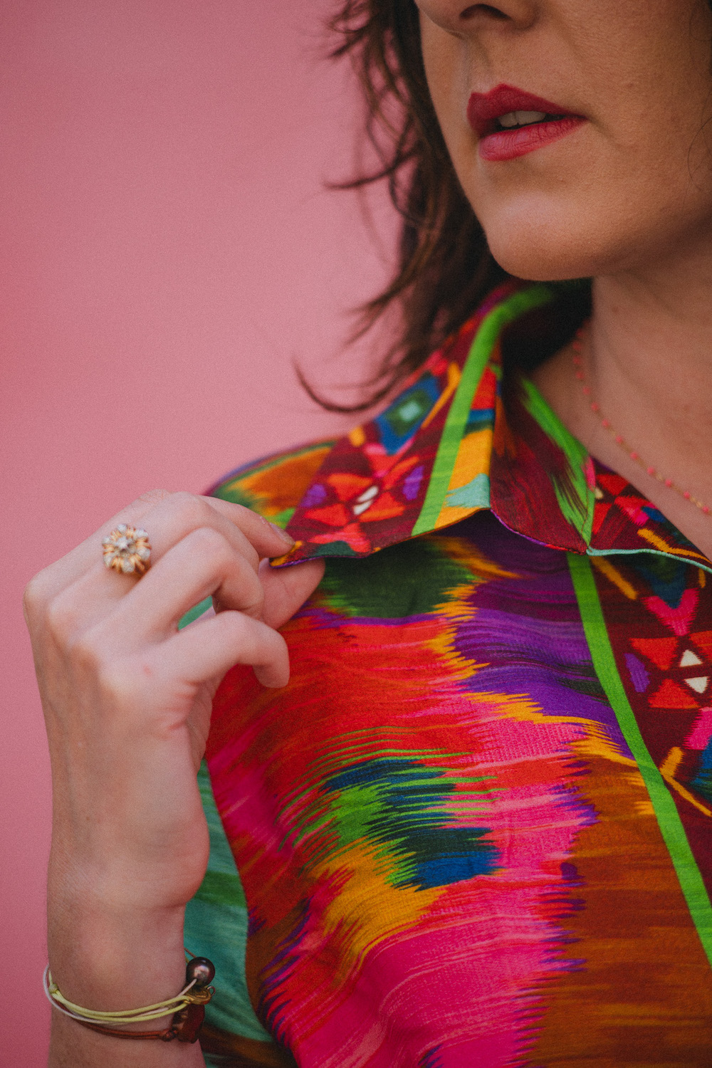 Coudre la Atlas Wrap Dress dans un tissu imprimé foulard